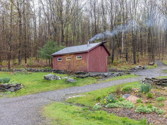 10 Hedgehog Hill, Underhill, VT 05489
