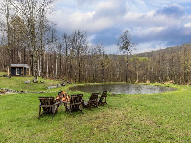 10 Hedgehog Hill, Underhill, VT 05489