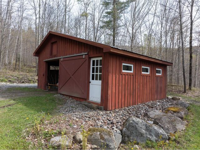 10 Hedgehog Hill, Underhill, VT 05489