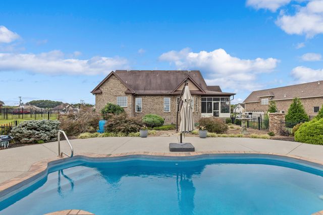 1007 Glasgow Ln, Greenbrier, TN 37073