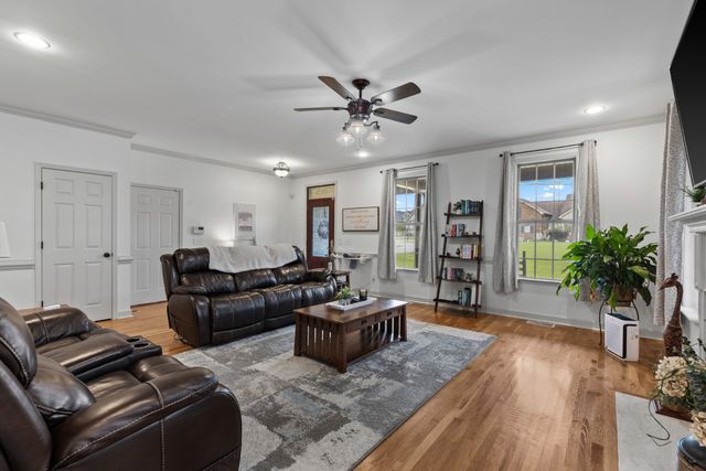 1007 Glasgow Ln, Greenbrier, TN 37073