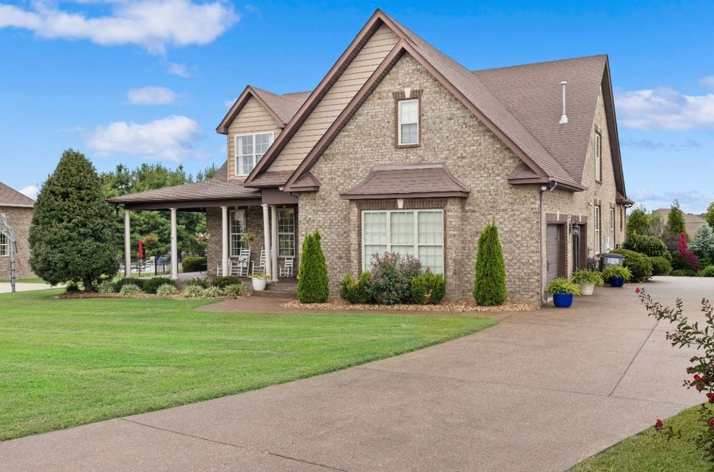 1007 Glasgow Ln, Greenbrier, TN 37073