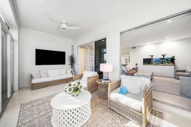 115 Palm Point Circle A, Palm Beach Gardens, FL 33418