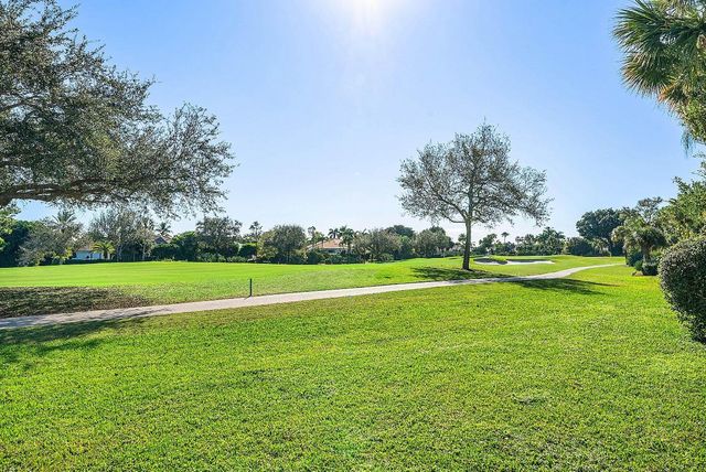 115 Palm Point Circle A, Palm Beach Gardens, FL 33418