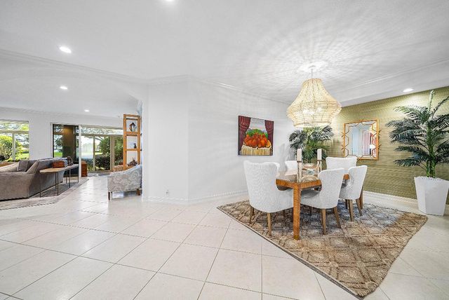 115 Palm Point Circle A, Palm Beach Gardens, FL 33418