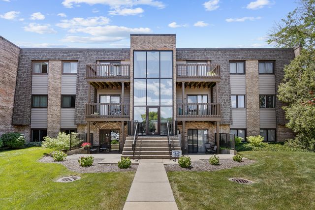 1444 Stonebridge Circle H3, Wheaton, IL 60189