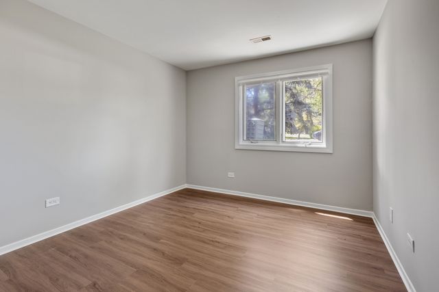 1444 Stonebridge Circle H3, Wheaton, IL 60189