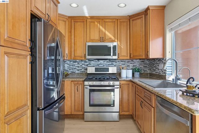 34271 Tan Bark Dr 151, Fremont, CA 94555