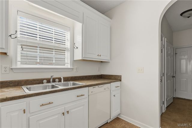 4427 20TH, Northport, AL 35476