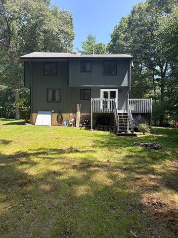 12 Walnut St, Millis, MA 02054