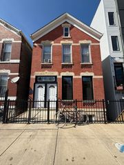 2124 W 18th Place 1, Chicago, IL 60608