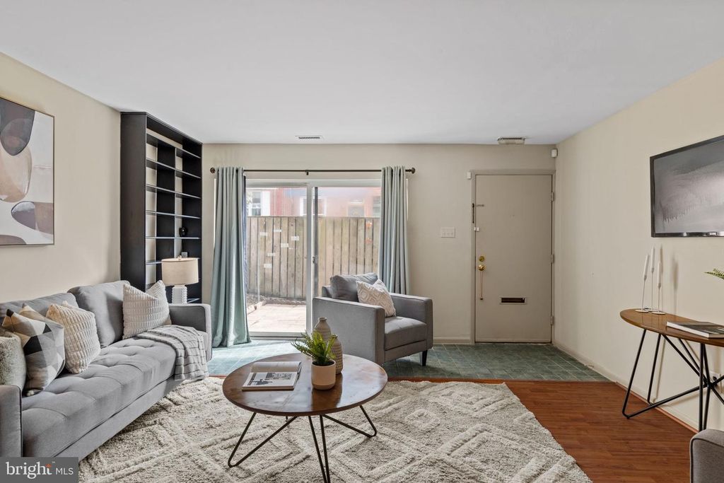 878 N PENNOCK ST #A, PHILADELPHIA, PA 19130 — photo 2