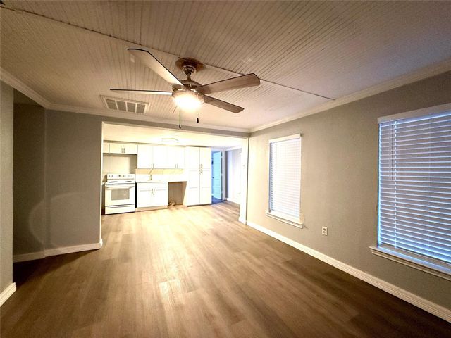 126 Holly Ridge, Onalaska, TX 77360