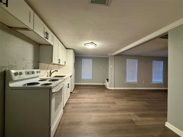 126 Holly Ridge, Onalaska, TX 77360