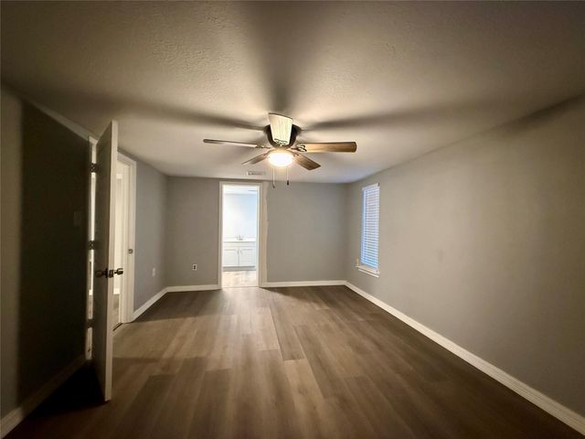 126 Holly Ridge, Onalaska, TX 77360