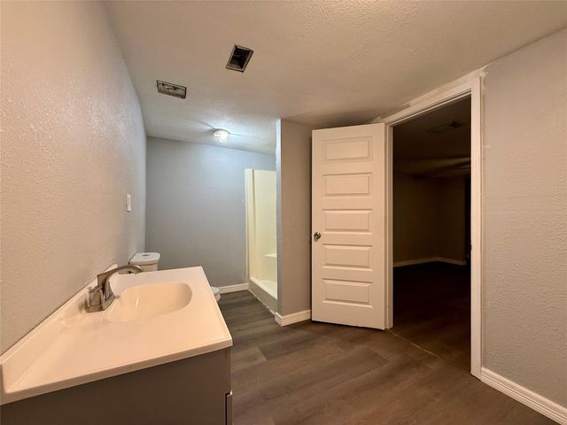 126 Holly Ridge, Onalaska, TX 77360