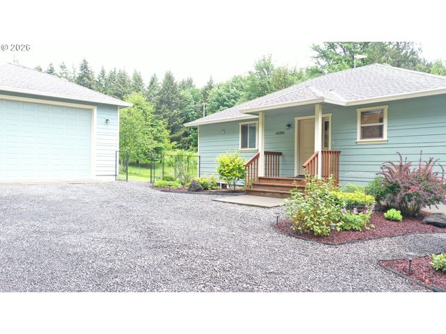 60300 RAYS Way, St Helens, OR 97051