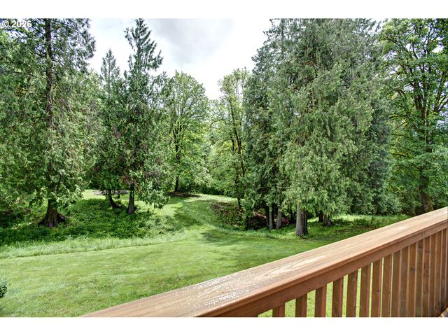 60300 RAYS Way, St Helens, OR 97051
