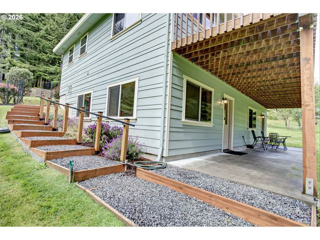60300 RAYS Way, St Helens, OR 97051