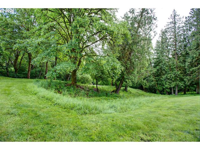 60300 RAYS Way, St Helens, OR 97051