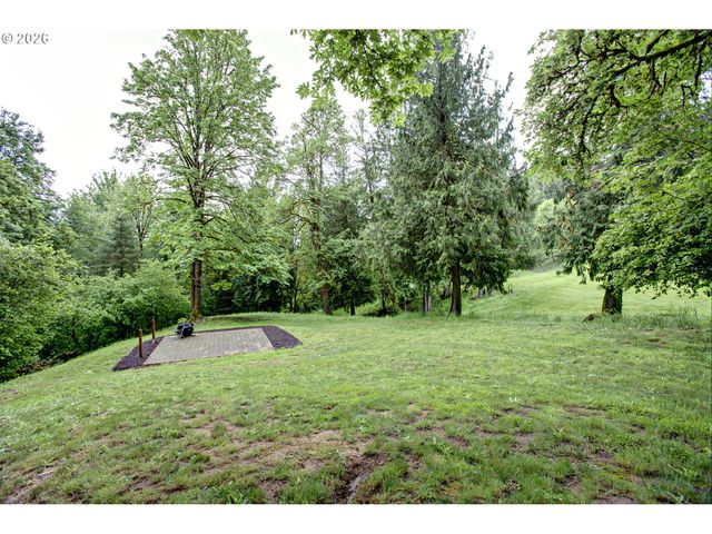 60300 RAYS Way, St Helens, OR 97051