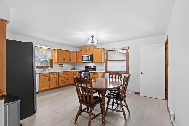 2519 S ERIC DRIVE, Appleton, WI 54915