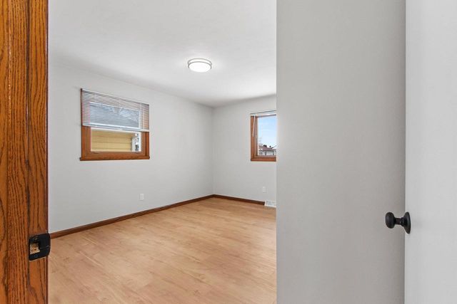 2519 S ERIC DRIVE, Appleton, WI 54915