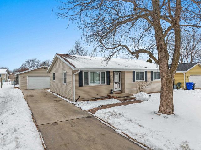 2519 S ERIC DRIVE, Appleton, WI 54915
