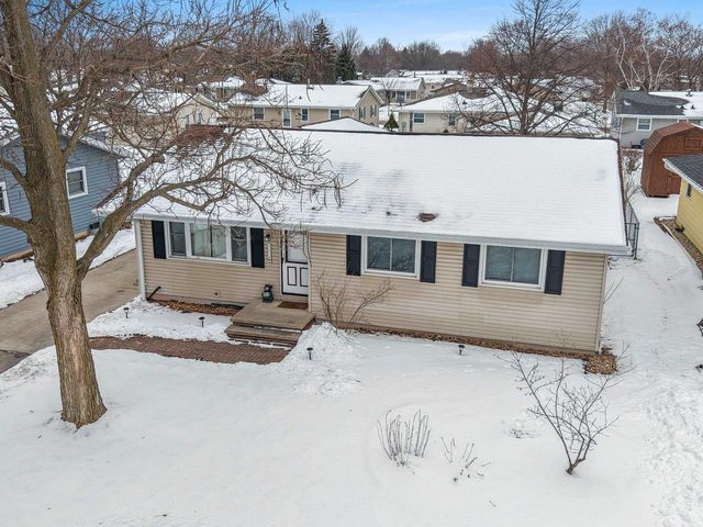 2519 S ERIC DRIVE, Appleton, WI 54915
