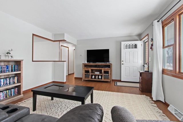 2519 S ERIC DRIVE, Appleton, WI 54915