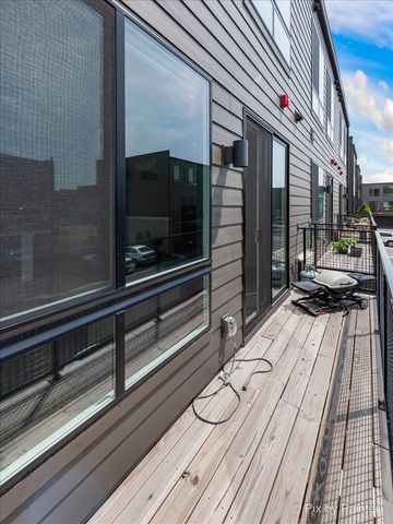 2333 Alumni Drive, Schaumburg, IL 60173