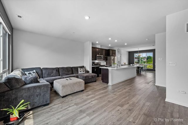 2333 Alumni Drive, Schaumburg, IL 60173