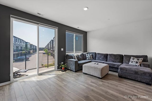 2333 Alumni Drive, Schaumburg, IL 60173