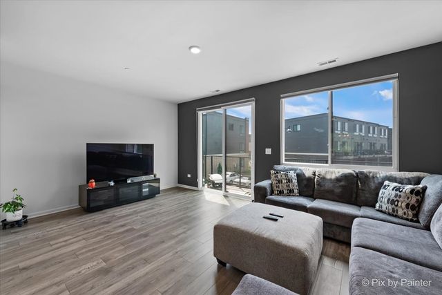 2333 Alumni Drive, Schaumburg, IL 60173