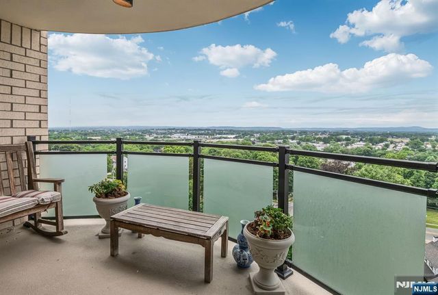 125 Prospect Avenue 16C, Hackensack, NJ 07601