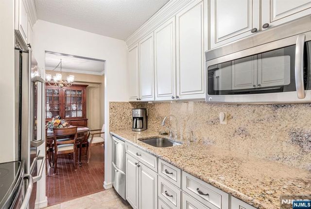 125 Prospect Avenue 16C, Hackensack, NJ 07601