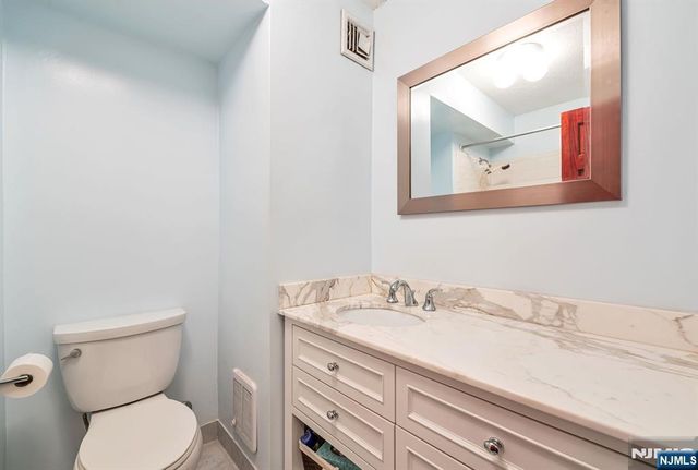 125 Prospect Avenue 16C, Hackensack, NJ 07601