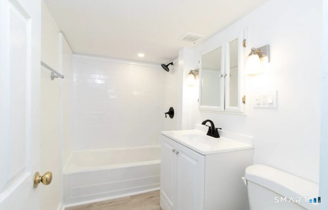 30 Grove Street B, Branford, CT 06405