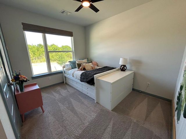 276 Washington DR, Kyle, TX 78640