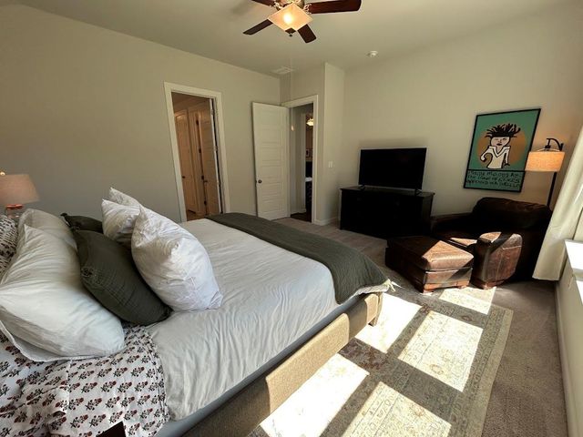 276 Washington DR, Kyle, TX 78640