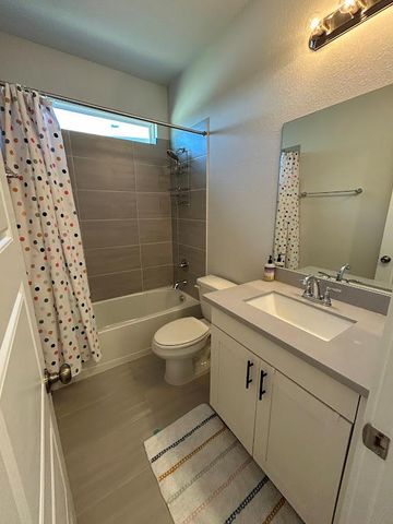 276 Washington DR, Kyle, TX 78640