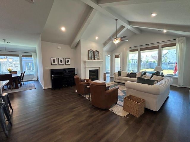 276 Washington DR, Kyle, TX 78640