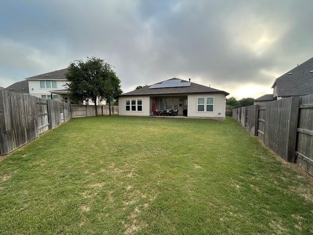 276 Washington DR, Kyle, TX 78640