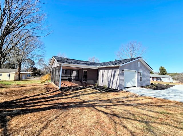 103 Blossom Branch Extension, Piedmont, SC 29673
