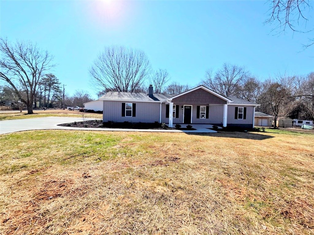 103 Blossom Branch Extension, Piedmont, SC 29673