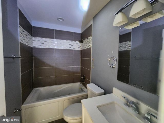 2036 E FAYETTE ST, Baltimore, MD 21231