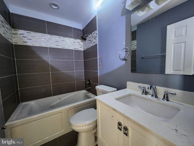 2036 E FAYETTE ST, Baltimore, MD 21231