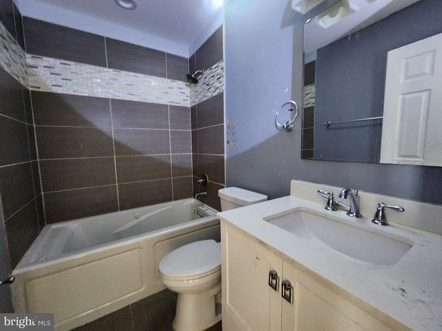 2036 E FAYETTE ST, Baltimore, MD 21231