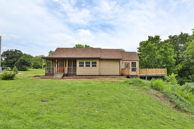 311 College Street, Crane, MO 65633