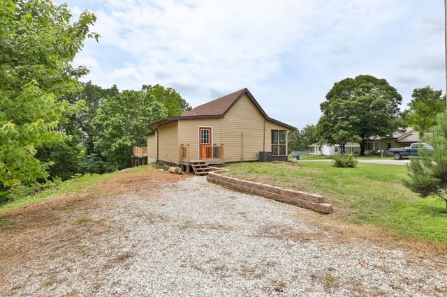 311 College Street, Crane, MO 65633